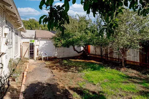 Exterior - 304 S 4th St, Patterson, CA 95363 photo 5 of 10