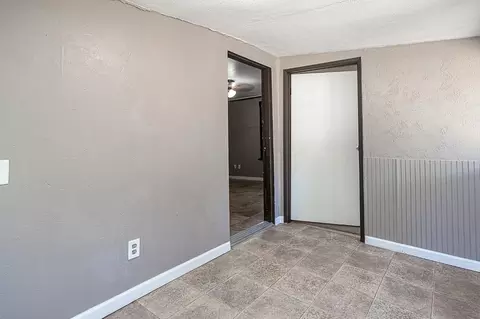 Entry Way - 304 S 4th St, Patterson, CA 95363 photo 3 of 4