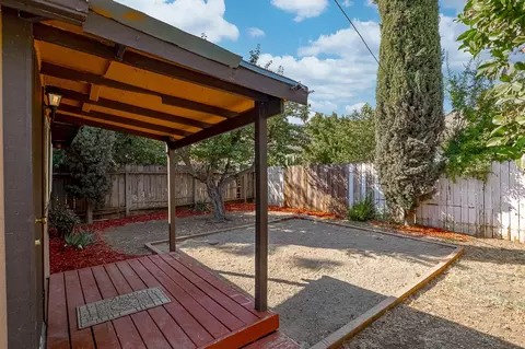 Exterior - 304 S 4th St, Patterson, CA 95363 photo 8 of 10