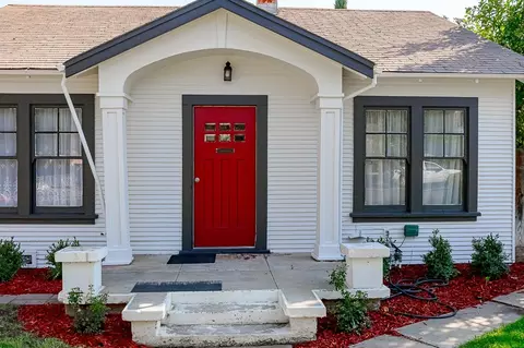Exterior - 304 S 4th St, Patterson, CA 95363 photo 3 of 10