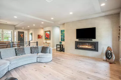Living - 3530 Serramont Ct, Carmichael, CA 95608 photo 2 of 6