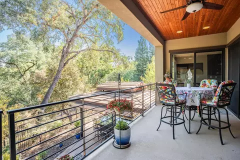 Exterior - 3530 Serramont Ct, Carmichael, CA 95608 photo 4 of 30