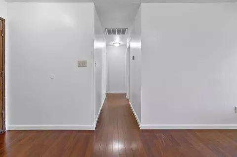 Entry Way - 1024 Petaluma Dr, Modesto, CA 95351 photo 1 of 1
