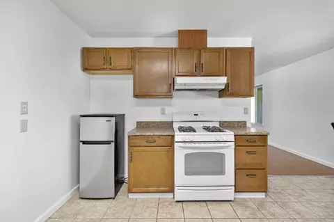 Kitchen - 1024 Petaluma Dr, Modesto, CA 95351 photo 3 of 4