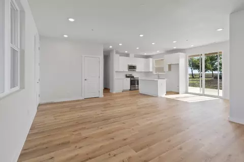 Living - 494 Cody Ave, Planada, CA 95365 photo 3 of 4