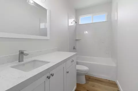 Bath - 494 Cody Ave, Planada, CA 95365 photo 1 of 1