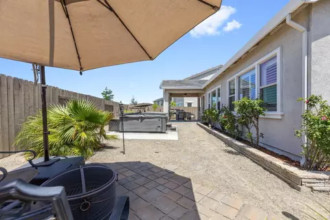 Exterior - 2811 Whispering Creek Loop, Rocklin, CA 95765 photo 13 of 17