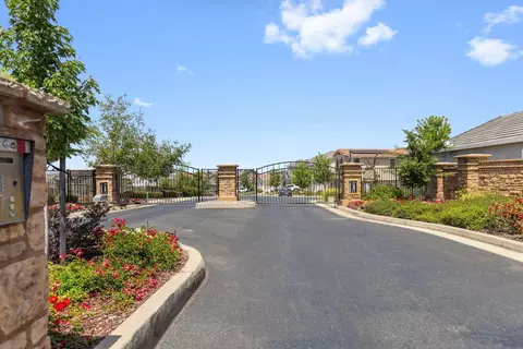 View/Area - 2811 Whispering Creek Loop, Rocklin, CA 95765 photo 2 of 3