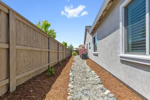Exterior - 2811 Whispering Creek Loop, Rocklin, CA 95765 photo 15 of 17