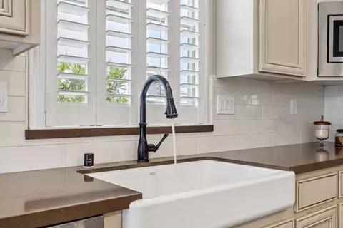 Kitchen - 2811 Whispering Creek Loop, Rocklin, CA 95765 photo 3 of 6
