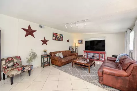 Living - 3641 Walnut Ave, Carmichael, CA 95608 photo 7 of 12