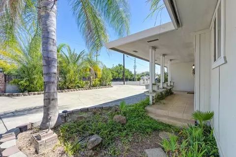 Exterior - 3641 Walnut Ave, Carmichael, CA 95608 photo 4 of 22