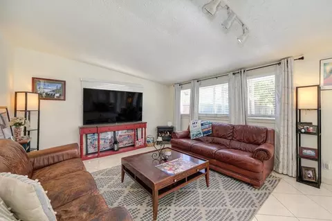 Living - 3641 Walnut Ave, Carmichael, CA 95608 photo 8 of 12