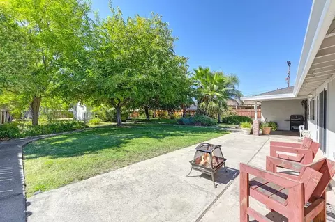 Exterior - 3641 Walnut Ave, Carmichael, CA 95608 photo 9 of 22