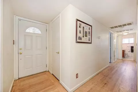 Entry Way - 3641 Walnut Ave, Carmichael, CA 95608 photo 3 of 4