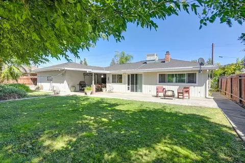 Exterior - 3641 Walnut Ave, Carmichael, CA 95608 photo 11 of 22