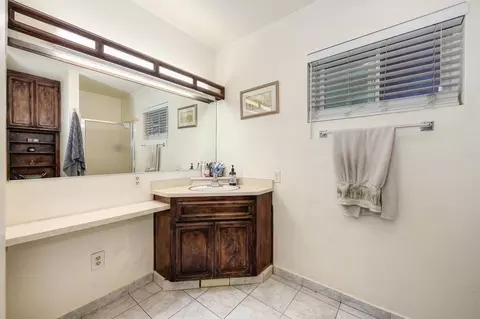 Bath - 3641 Walnut Ave, Carmichael, CA 95608 photo 2 of 3