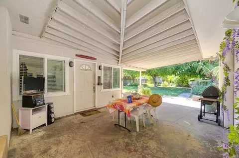 Exterior - 3641 Walnut Ave, Carmichael, CA 95608 photo 5 of 22