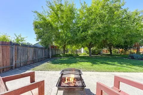 Exterior - 3641 Walnut Ave, Carmichael, CA 95608 photo 10 of 22