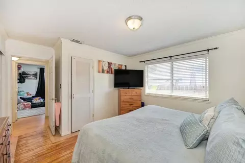 Bedroom - 3641 Walnut Ave, Carmichael, CA 95608 photo 2 of 7