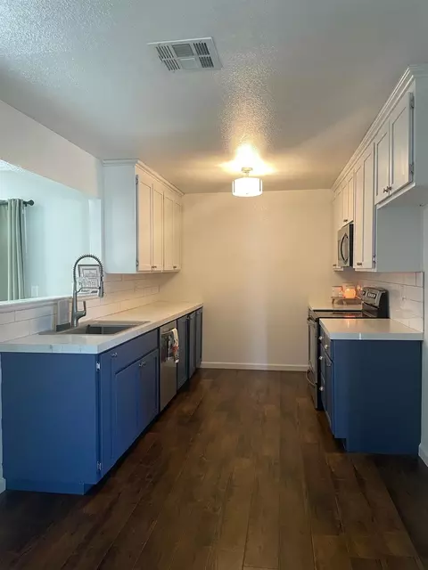 1414 4th St, Ripon, CA 95366 photo 2