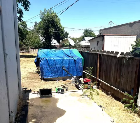 1027 W 18th St, Merced, CA 95340 photo 5