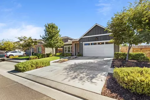 3760 Magellan, Merced, CA 95340 photo 2