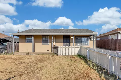 3924 Dry Creek Rd, Sacramento, CA 95838