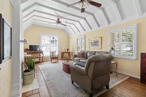 Living - 490 West Ave, Gustine, CA 95322 photo 2 of 2