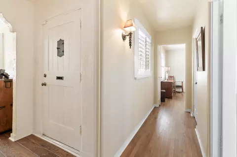 Entry Way - 490 West Ave, Gustine, CA 95322 photo 1 of 1