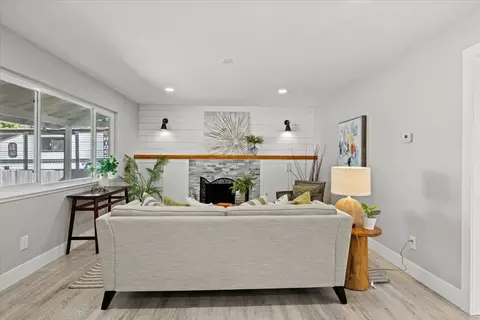 Living - 4960 Heatherdale Ln, Carmichael, CA 95608 photo 3 of 4