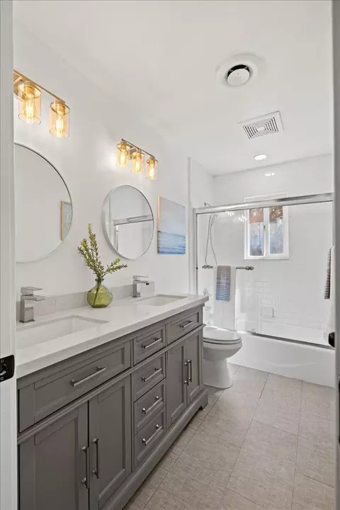 Bath - 4960 Heatherdale Ln, Carmichael, CA 95608 photo 1 of 2