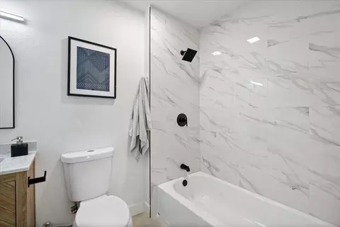 Bath - 2526 Gunn Rd, Carmichael, CA 95608 photo 3 of 6