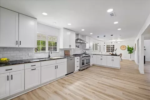 Kitchen - 2526 Gunn Rd, Carmichael, CA 95608 photo 3 of 4