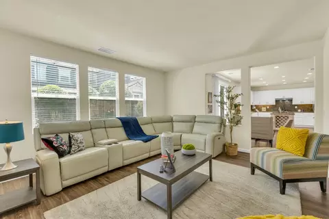 Living - 2934 Lyon Ct, Tracy, CA 95377 photo 4 of 4