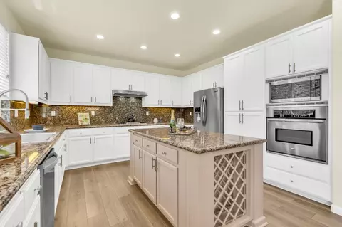Kitchen - 2934 Lyon Ct, Tracy, CA 95377 photo 4 of 7