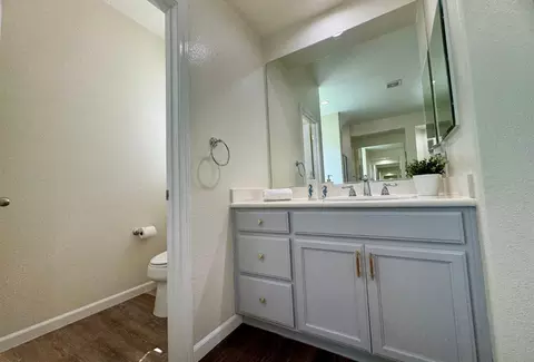 Bath - 2934 Lyon Ct, Tracy, CA 95377 photo 4 of 7