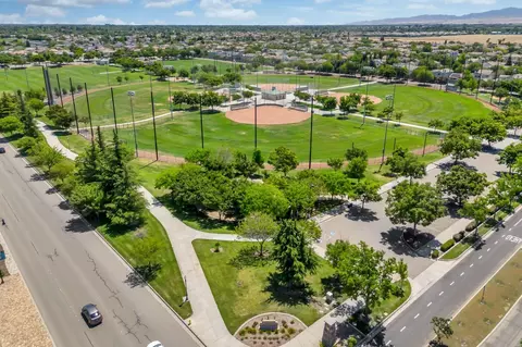 View/Area - 2934 Lyon Ct, Tracy, CA 95377 photo 7 of 10