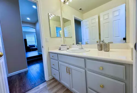Bath - 2934 Lyon Ct, Tracy, CA 95377 photo 5 of 7