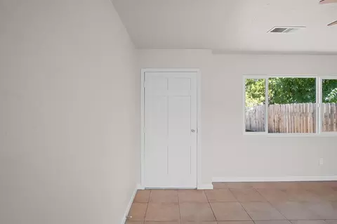 640 W 11th St, Merced, CA 95341 photo 5