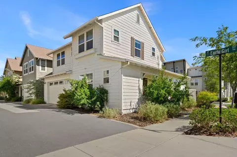 Exterior - 1704 Vine St, Davis, CA 95616 photo 3 of 6