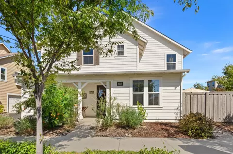 1704 Vine St, Davis, CA 95616 photo 1