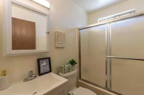 Bath - 5463 8th St, Keyes, CA 95328 photo 1 of 1