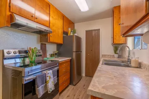 Kitchen - 5463 8th St, Keyes, CA 95328 photo 4 of 4