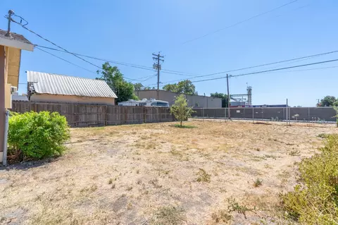 Exterior - 5463 8th St, Keyes, CA 95328 photo 8 of 10