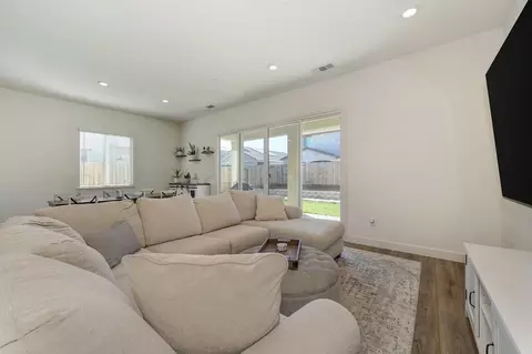 4980 Belles Ct, Antelope, CA 95843 photo 13