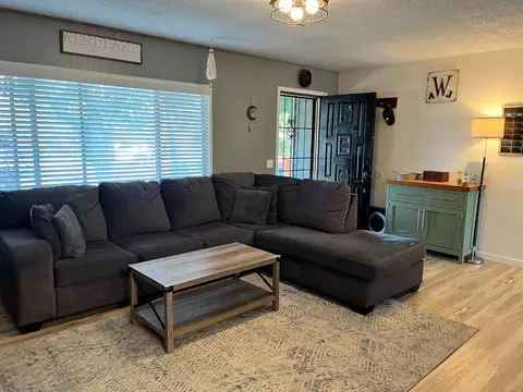 Living - 859 E St, Oakdale, CA 95361 photo 1 of 3