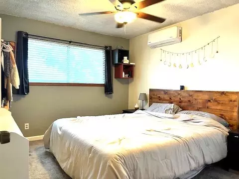 Bedroom - 859 E St, Oakdale, CA 95361 photo 3 of 3