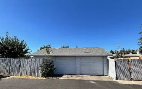Other - 859 E St, Oakdale, CA 95361 photo 2 of 3