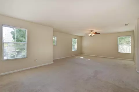 Living - 4538 Rosecliff Cir, Mather, CA 95655 photo 13 of 15